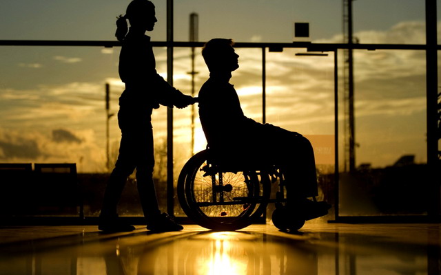 Блог компании » Доступність інвалідам та іншим маломобільним групам  населення до закладів надання медичних послуг, в тому числі клінік.